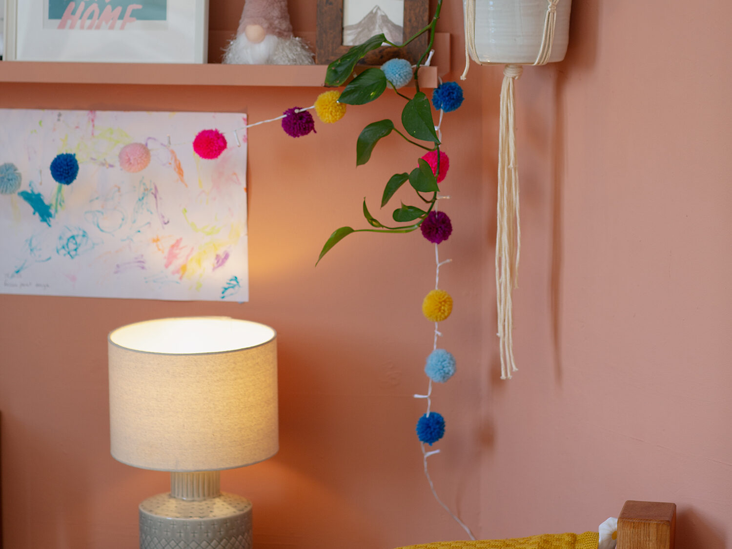 A child's room is eco-friendly as it is lit by a lamp with an LED bulb.